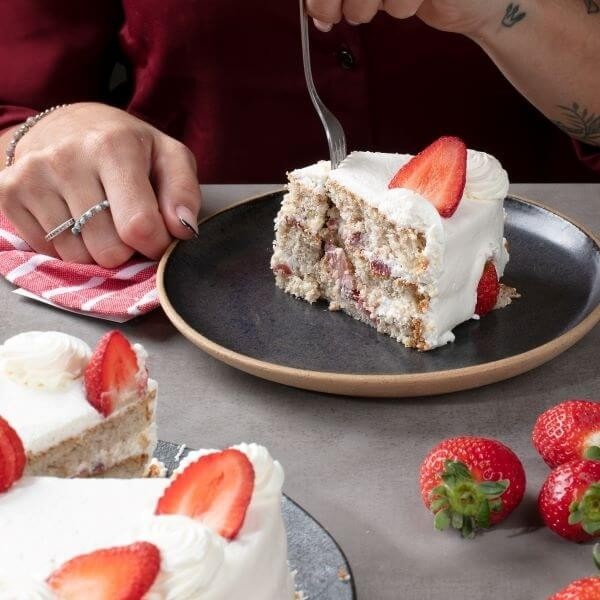 Torta Morango com Chantilly Zero Lactose - Zero Adição de Açúcar e Farinha 100% Integral